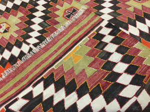 5'5"x8'10" Afyonkarahisar Kilim Rug (KW130353)