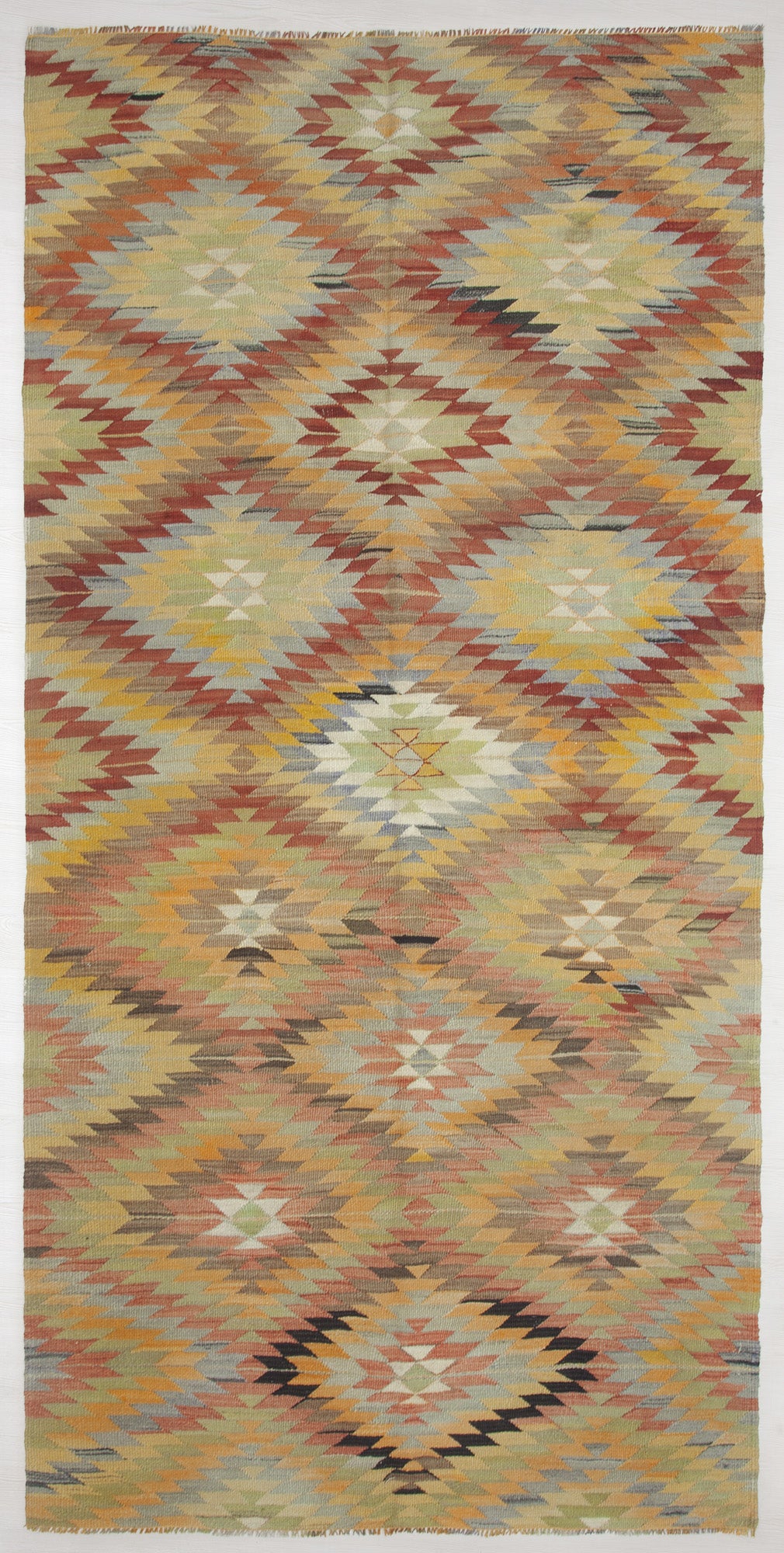 4'9"x9'10" Afyonkarahisar Kilim Rug (KW150447)