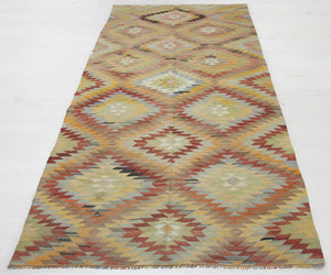 4'9"x9'10" Afyonkarahisar Kilim Rug (KW150447)