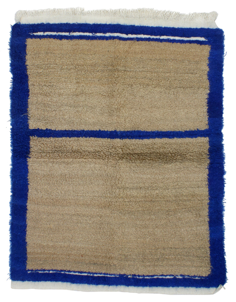 3.9x5.2 ft. Tulu Kilim Rug (KW210952)