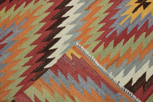 4'9"x10'9" Afyonkarahisar Kilim Rug (KW160478)