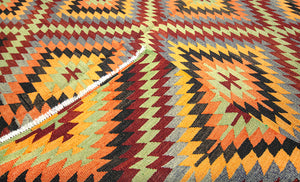 5'3"x8'6" Çal Kilim Rug (KW150445)