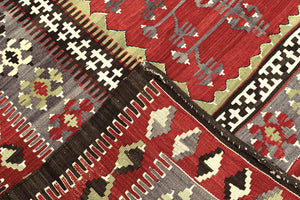 5'4"x6'9" Obruk Kilim Rug (KW150401)