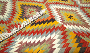 6'3"x9'10" Afyon Kilim Rug (KW180276)