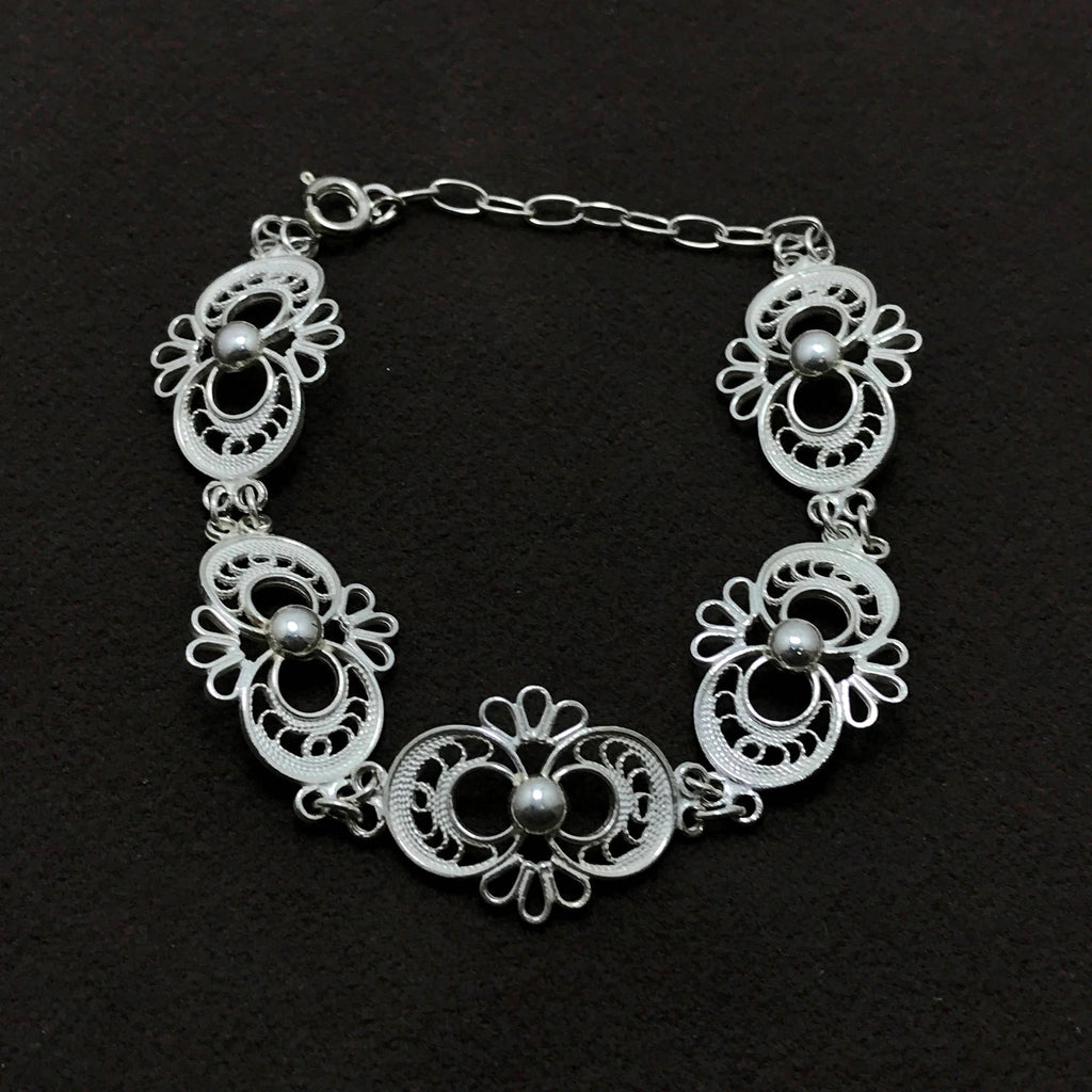 Bow Tie Model Authentic Handmade Filigree Silver Bracelet (NG201013805)