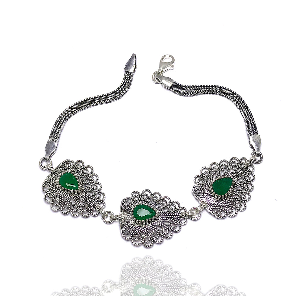 Drop Model Handmade Filigree Silver Bracelet With Emerald (NG201014443)