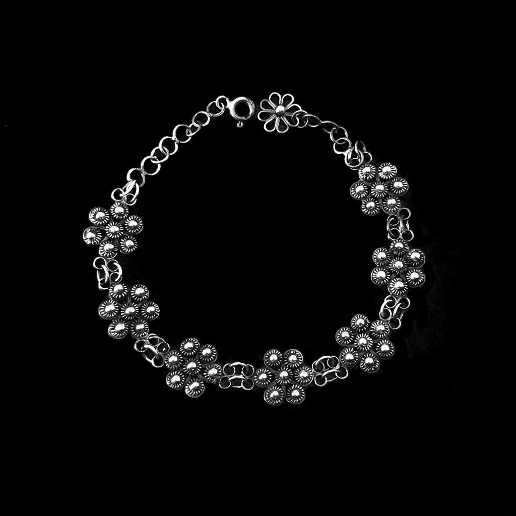 Floral Model Handmade Filigree Oxidized Silver Bracelet (NG201016160)