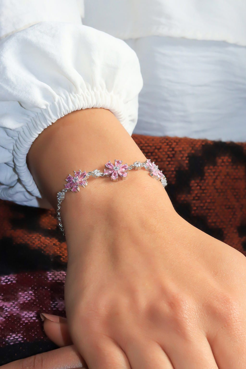 Floral Model Handmade Silver Bracelet With Quartz (NG201020058)