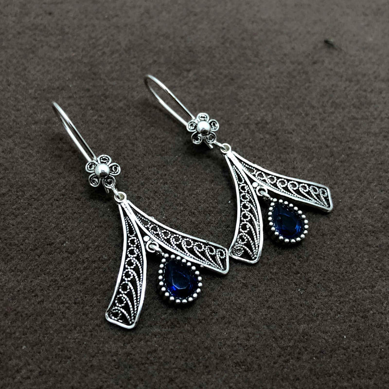 Floral Model Filigree Earrings With Sapphire (NG201011279)