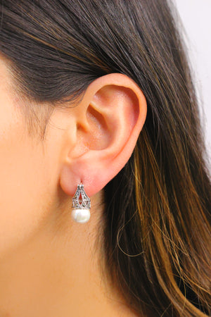 Ball Model Silver Earrings With Mother of Pearl and Marcasite (NG201012496)