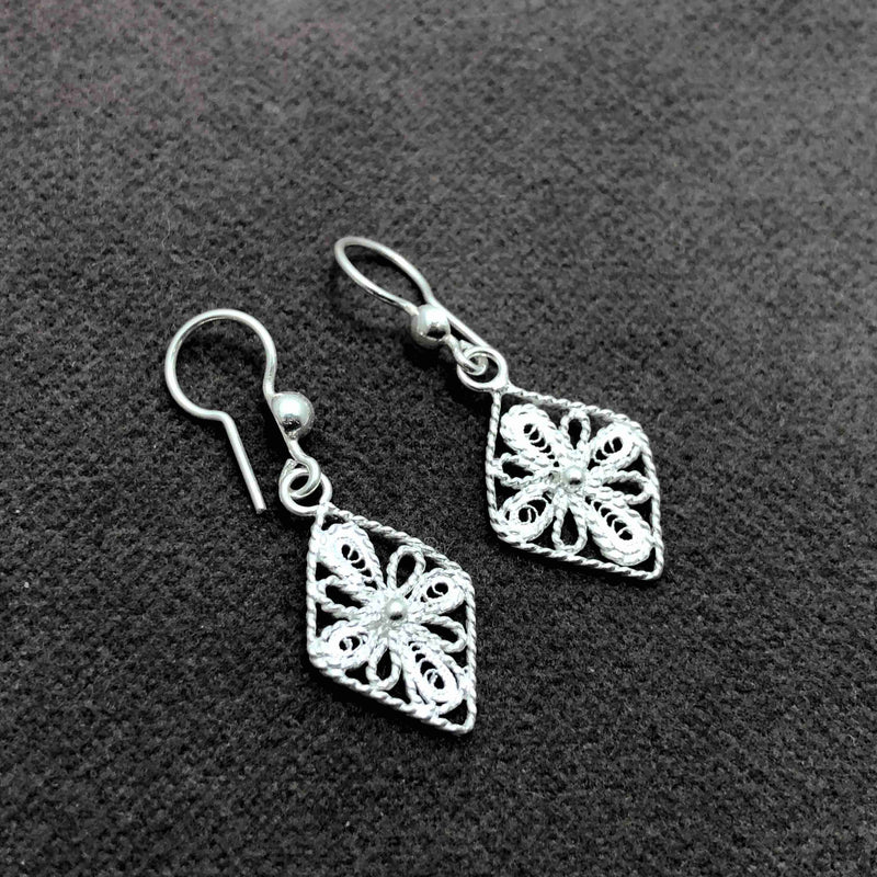 Floral Model Filigree Handmade Silver Earrings (NG201013382)
