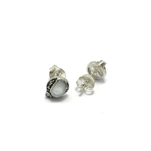 Ball Model Silver Earrings With Mother of Pearl and Marcasite (NG201014203)