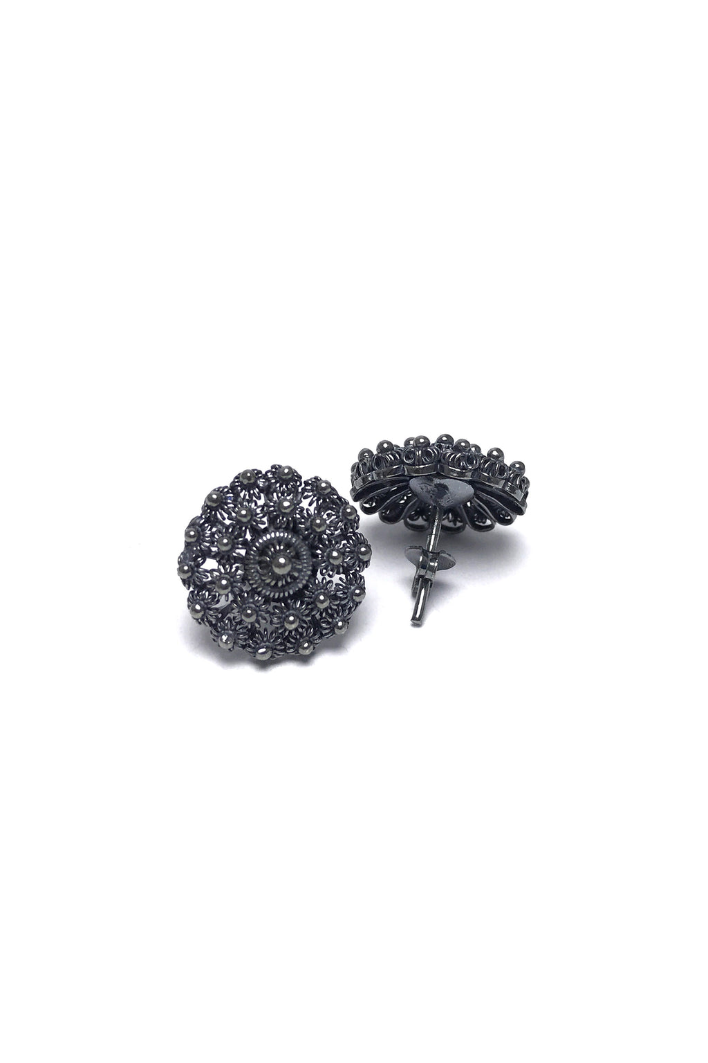 Coriander Model Oxidized Filigree Silver Earrings (NG201017386)