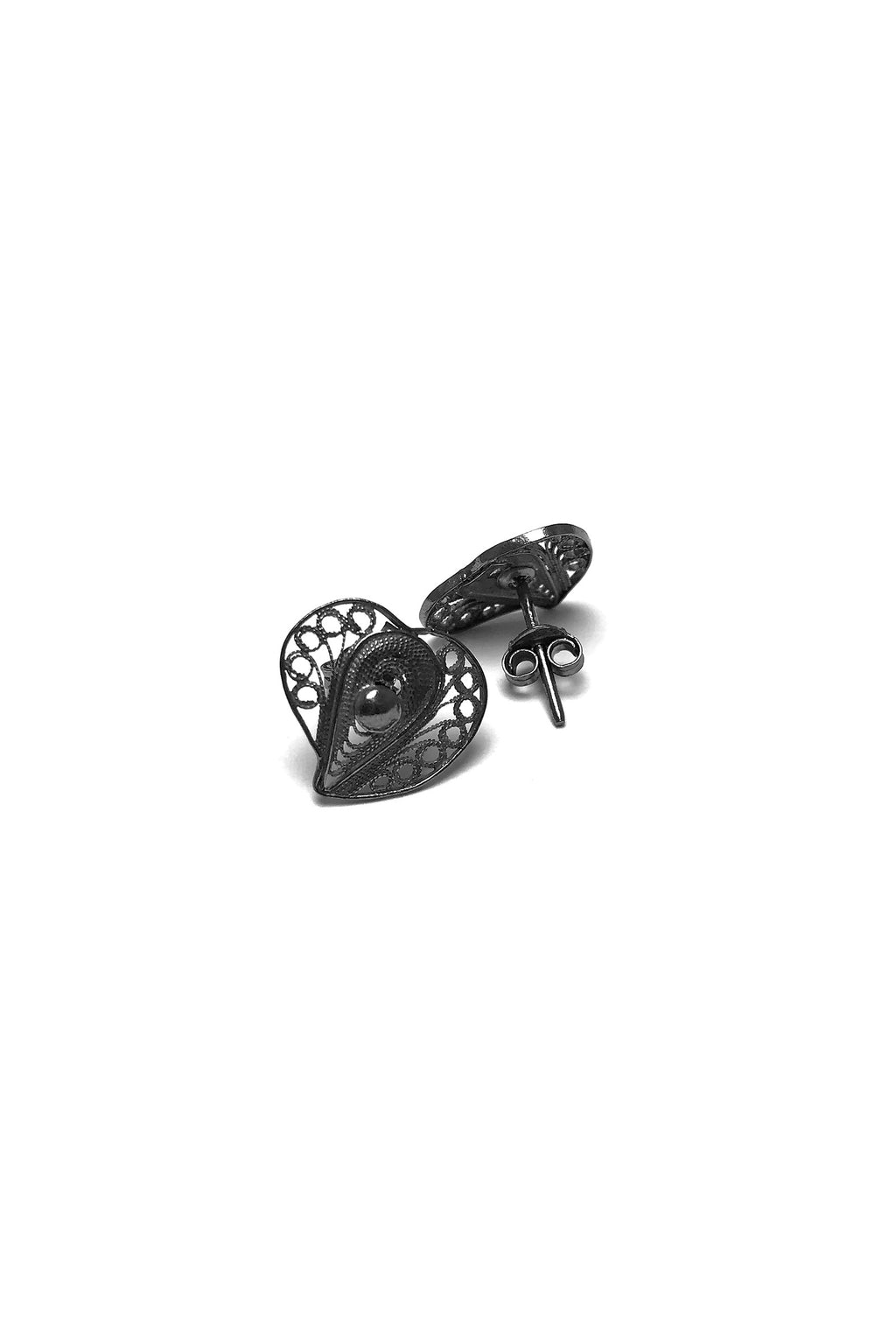 Heart Model Oxidized Filigree Silver Earrings (NG201017391)
