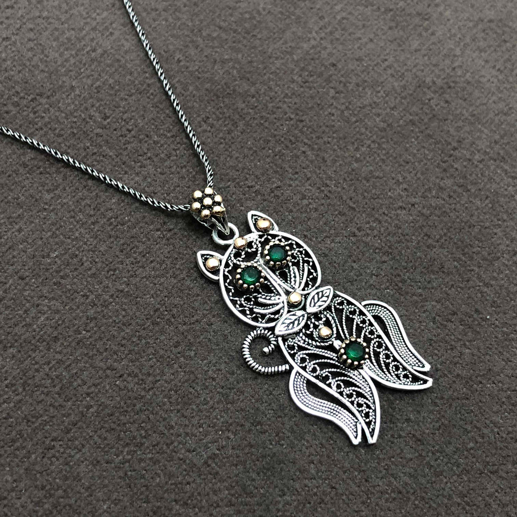 Cat Model Handmade Filigree Silver Necklace With Emerald (NG201013426)