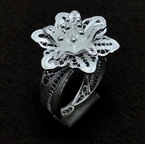 Floral Model Handmade Filigree Silver Ring (NG201008443)