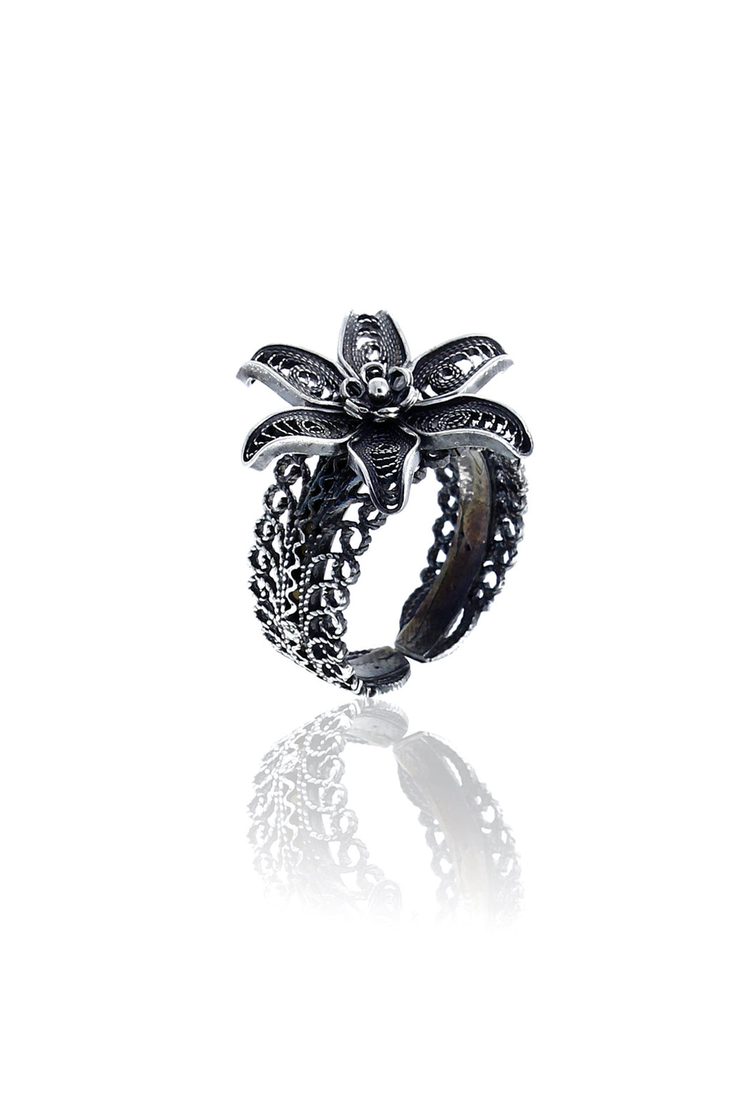 Floral Model Handmade Filigree Oxidized Silver Ring (NG201017542)