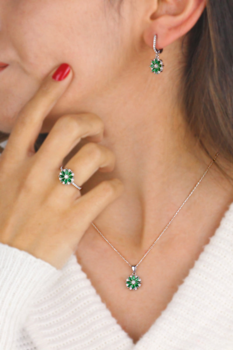 Lotus Flower Model Silver Triple Jewelry Set With Emerald (NG201018163)