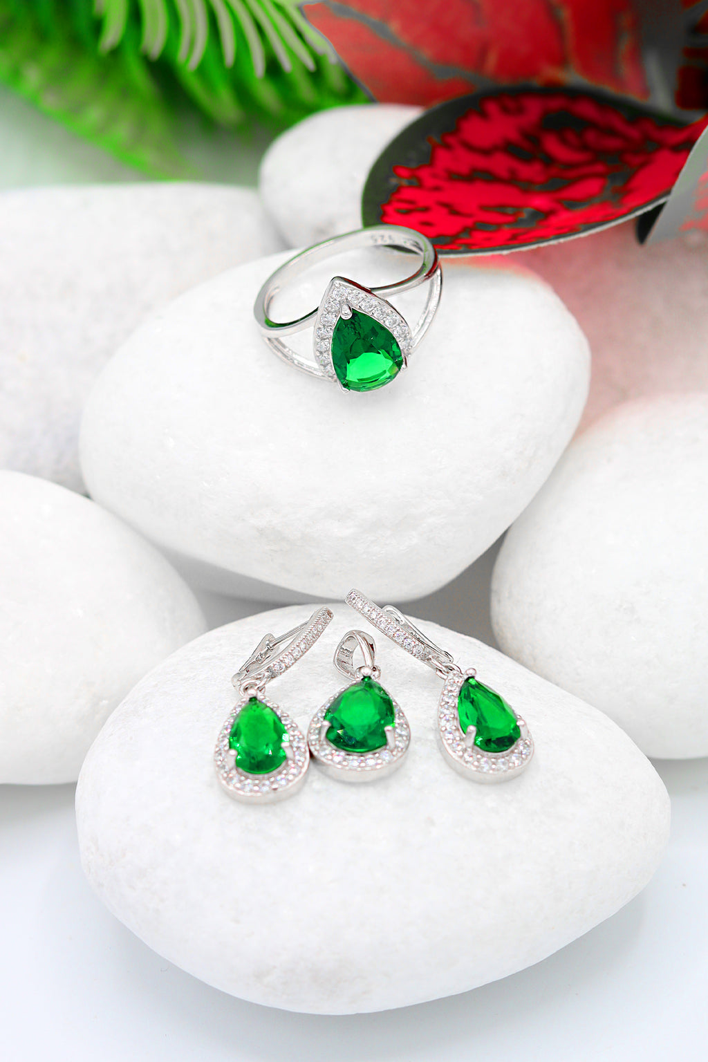Drop Model Silver Triple Jewelry Set With Emerald (NG201021916)